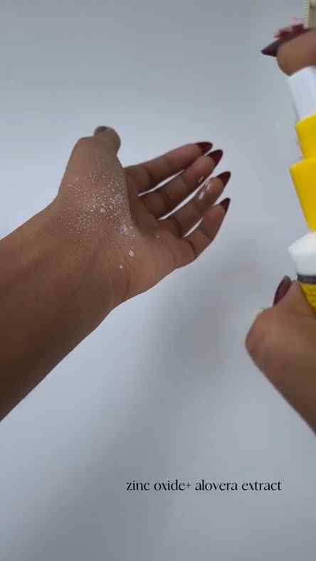 This one gives: ✨ High SPF protection ✨ Hydration ✨ Comforta