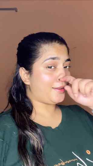 Gaana gaane ki koshish thodi si alag thi, par lipsync aur ex